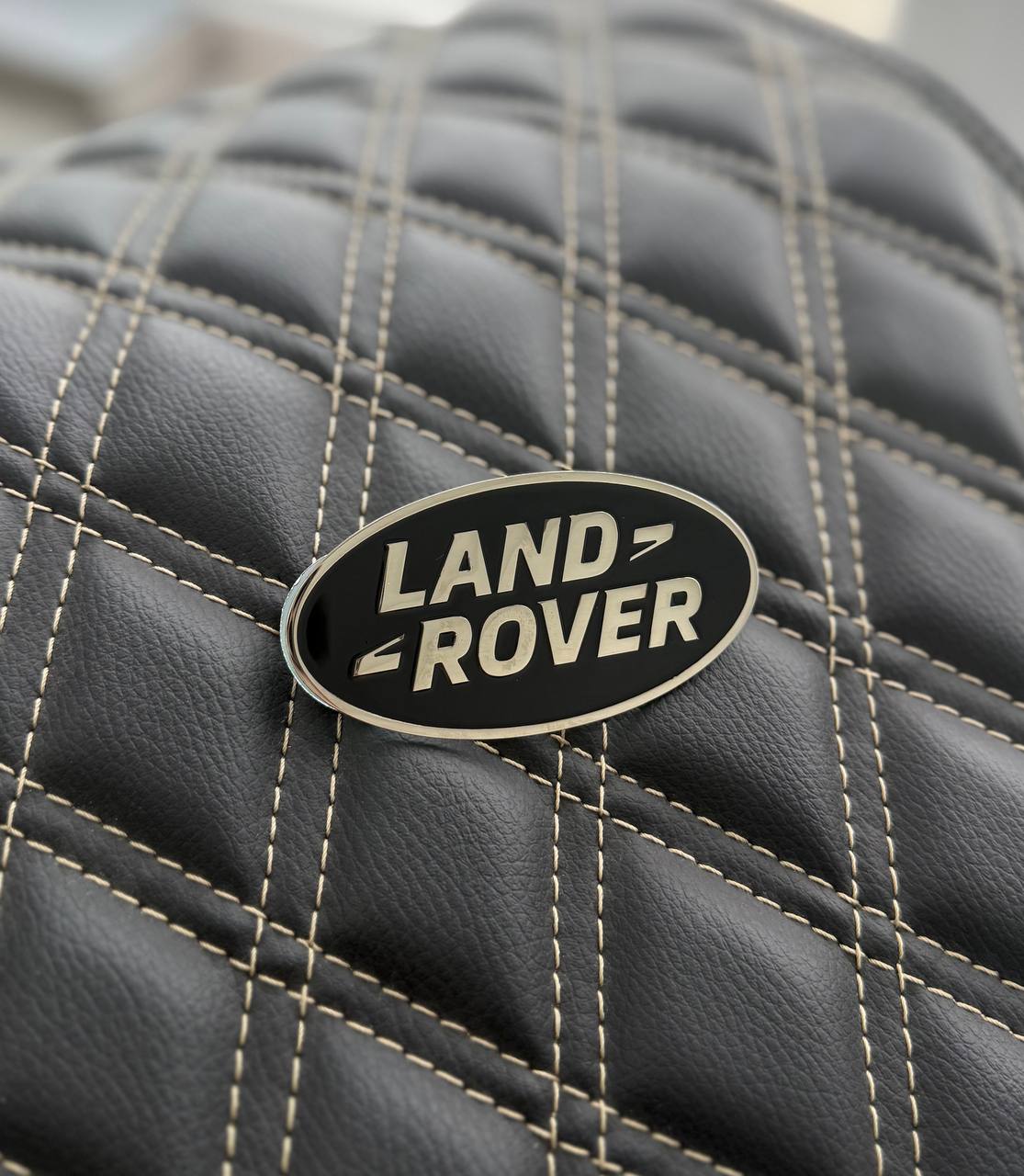 Преміум шильдик Land Rover
